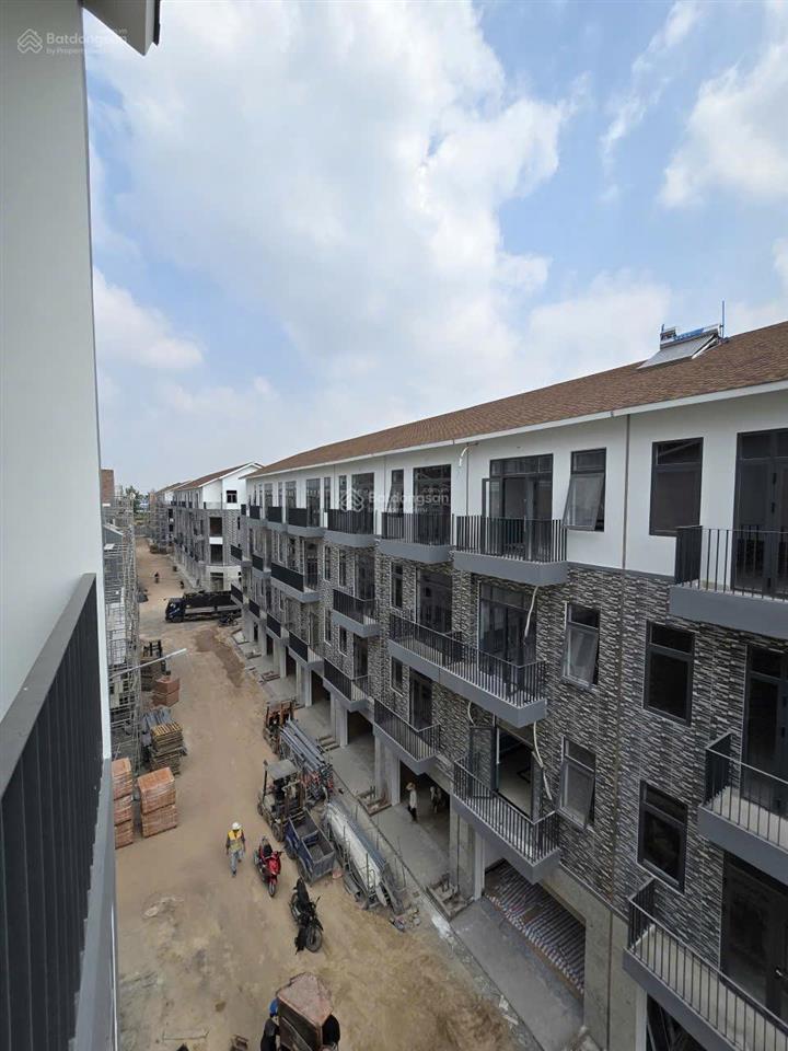 Nhà phố thương mại uni complex  trung tâm thành phố mới bình dương