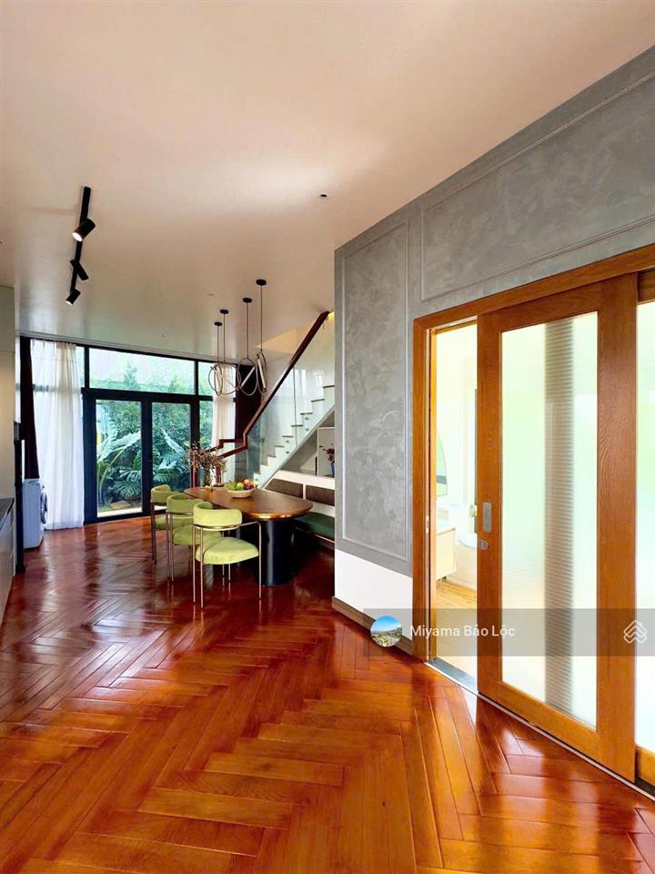Biệt thự mini mới 100% full nội thất. gần hồ ngọc, đồi chè tâm châu. có hồ bơi, nhà hàng. sổ sẵn