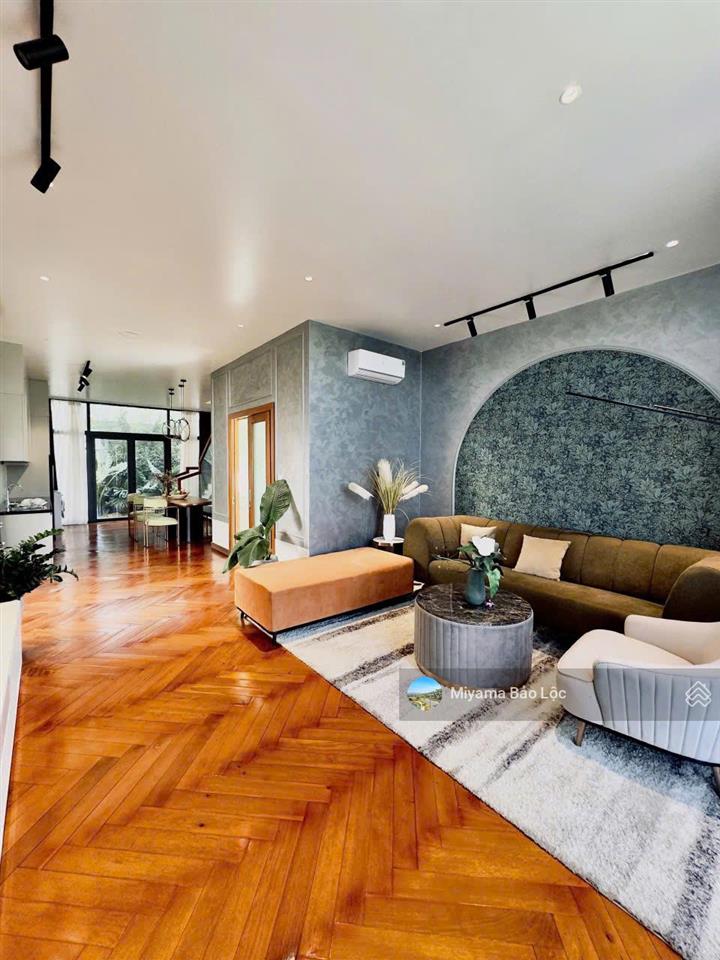 Biệt thự mini mới 100% full nội thất. gần hồ ngọc, đồi chè tâm châu. có hồ bơi, nhà hàng. sổ sẵn