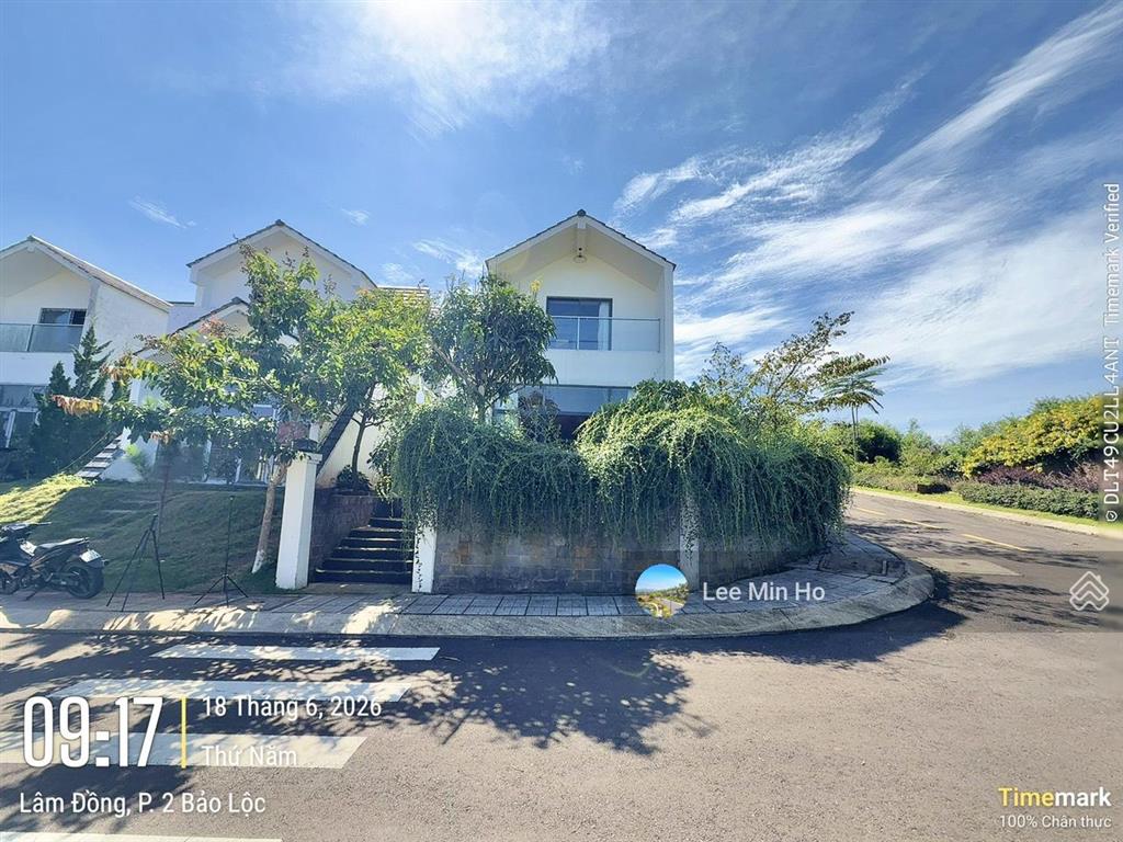 Mở bán khu villa nghỉ dưỡng p2  bảo lộc. giá 3,1 tỷ/căn 8x20, nhà full nội thất, gần nút cao tốc.