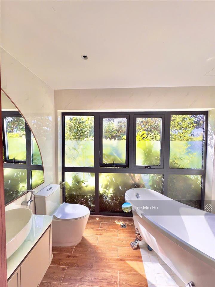 Mở bán khu villa nghỉ dưỡng p2  bảo lộc. giá 3,1 tỷ/căn 8x20, nhà full nội thất, gần nút cao tốc.