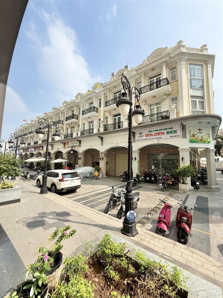 Nhà phố tạ quang bửu q8. dt 5x17  1 trệt 3 lầu, giá  14,5 tỷ, ngay cầu bình tiên kết nối cao tốc