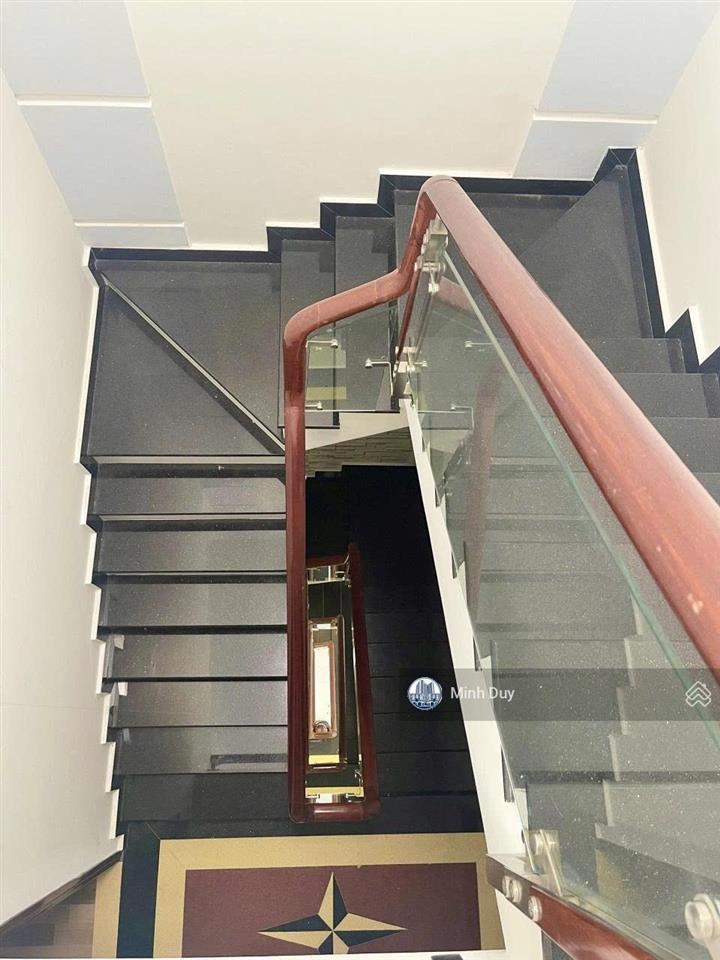 Nhà phố 3 tầng full nội thất đẹp, khu dân cư vip, an ninh yên tĩnh 24/24. giá thuê 19 triệu/ tháng