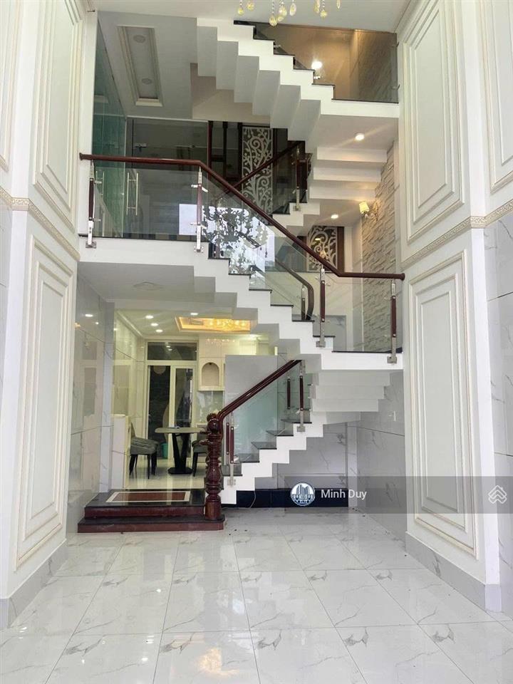 Nhà phố 3 tầng full nội thất đẹp, khu dân cư vip, an ninh yên tĩnh 24/24. giá thuê 19 triệu/ tháng