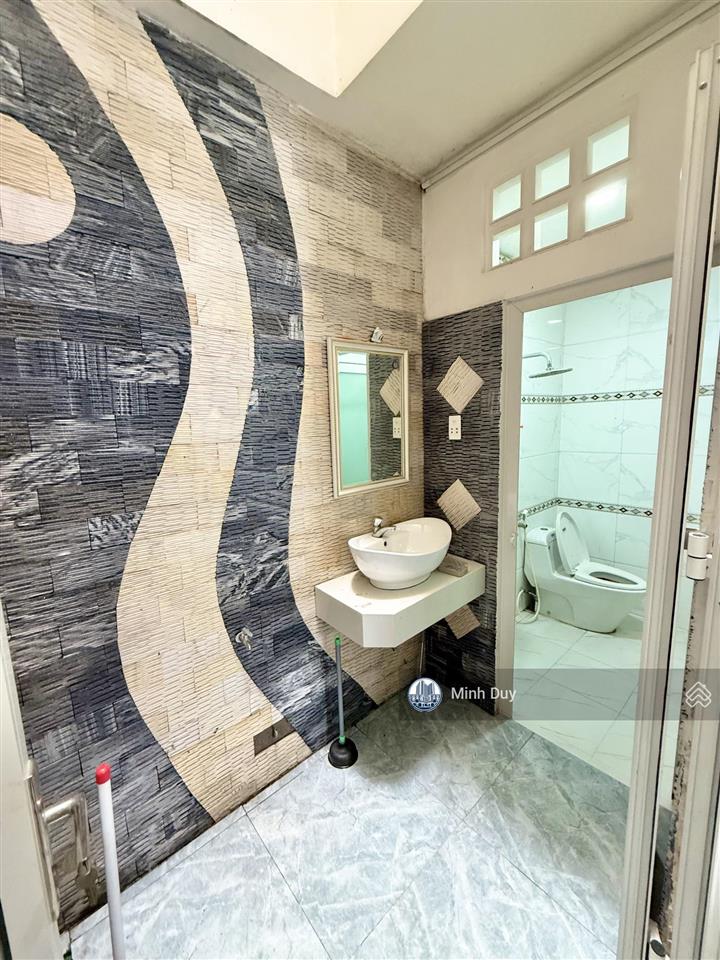 Nhà phố 3 tầng full nội thất đẹp, khu dân cư vip, an ninh yên tĩnh 24/24. giá thuê 19 triệu/ tháng