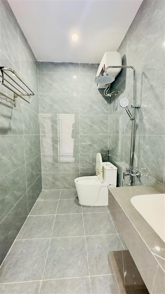 Sau đúng 1 nhà mặt trục dt cực khủng 80m2 tại minh kha ô tô đỗ cửa, xây độc lập sân cổng