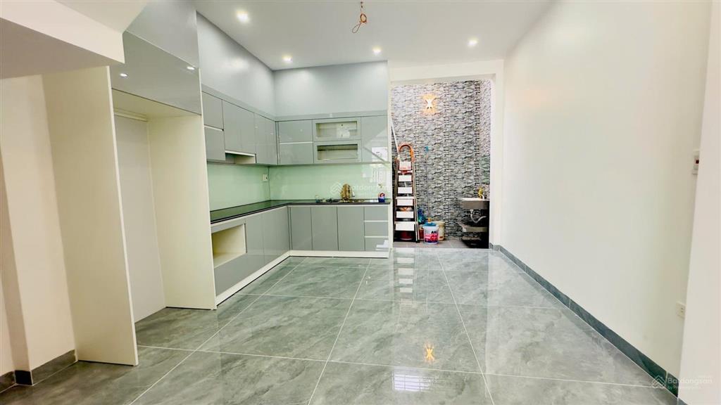 Sau đúng 1 nhà mặt trục dt cực khủng 80m2 tại minh kha ô tô đỗ cửa, xây độc lập sân cổng