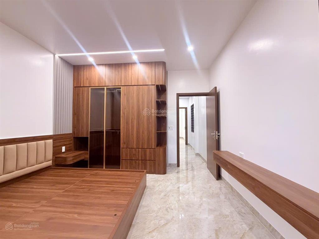 Bán nhà 3 tầng sân cổng độc lập 50m2 tại lương quy  lê lợi  an dương giá hời thị trường 239