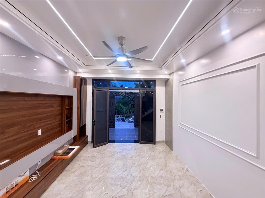 Bán nhà 3 tầng sân cổng độc lập 50m2 tại lương quy  lê lợi  an dương giá hời thị trường 239