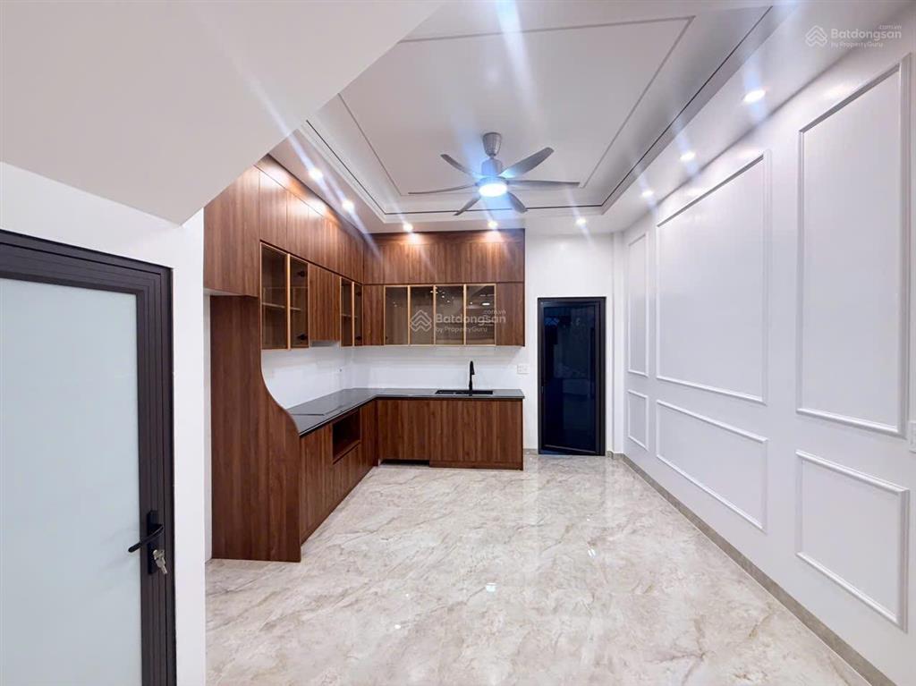 Bán nhà 3 tầng sân cổng độc lập 50m2 tại lương quy  lê lợi  an dương giá hời thị trường 239