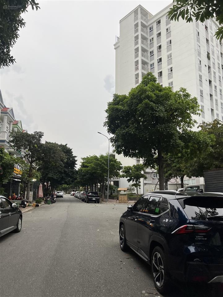 Bán đất mặt tiền d2 kdc phúc đạt 100m² cạnh chung cư giá 5 tỷ