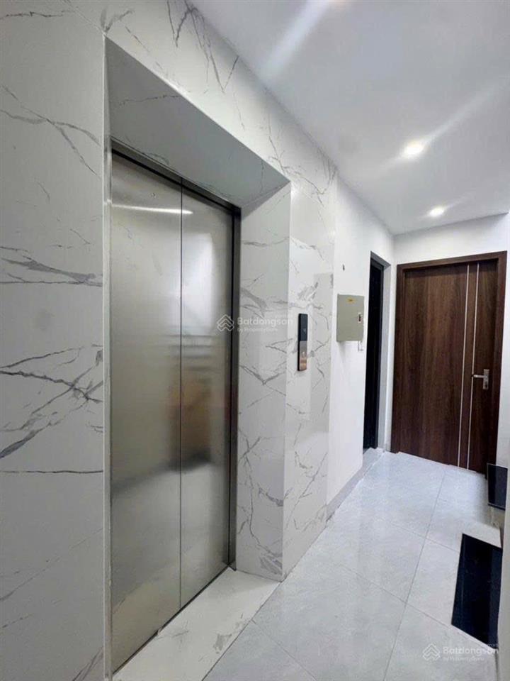 Bán nhà tại trần khát chân, hai bà trưng. 83m x 5 tầng, thang máy, 17 tỷ tl