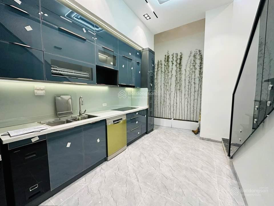 Bán nhà bạch mai, 38m x 4 tầng, gần phố, 7.3 tỷ tl.