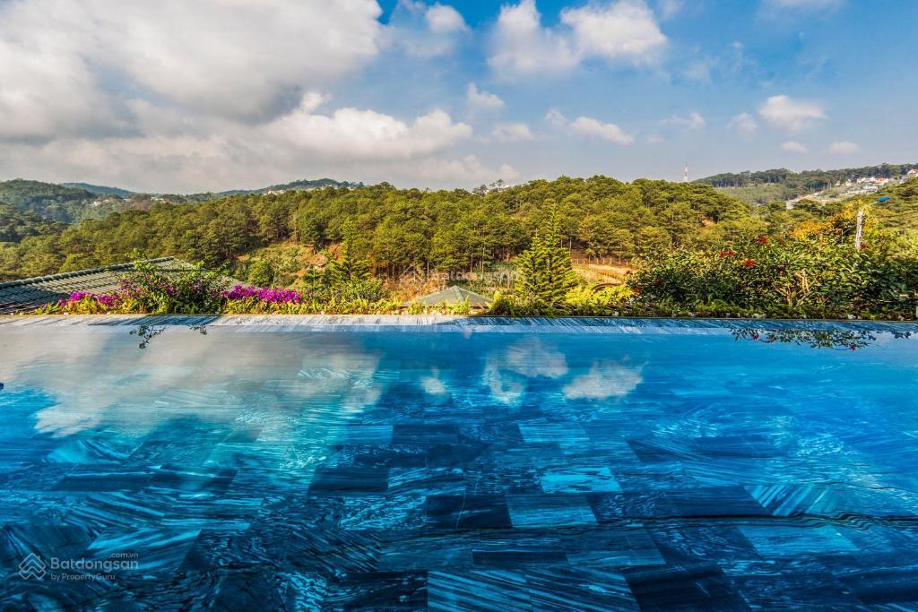 Cần bán khu resort nghỉ dưỡng 4 sao trung tâm tp đà lạt, giá siêu đầu tư