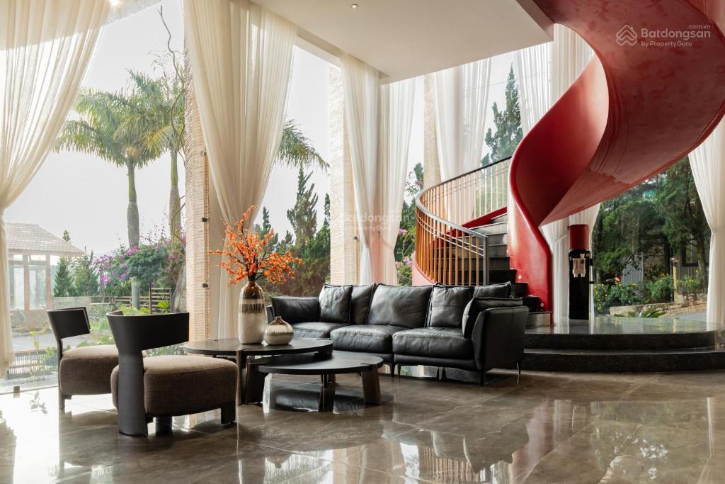 Cần bán khu resort nghỉ dưỡng 4 sao trung tâm tp đà lạt, giá siêu đầu tư