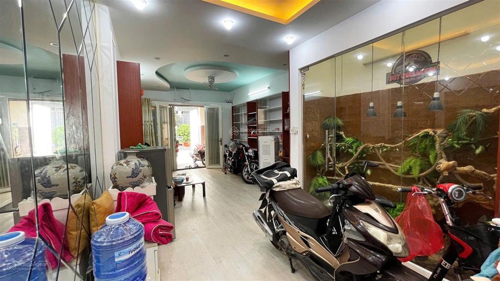 Cần bán nhà đường số kdc nam hùng vương, an lạc, bình tân  đối diện công viên nhỏ, thoáng mát