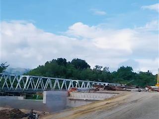 Cặp góc ngọc hiệp ngay cạnh bờ kè sông cái, thông ra sông và biển trần phú