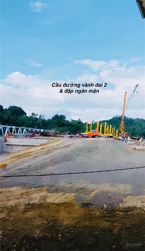 Cặp góc ngọc hiệp ngay cạnh bờ kè sông cái, thông ra sông và biển trần phú