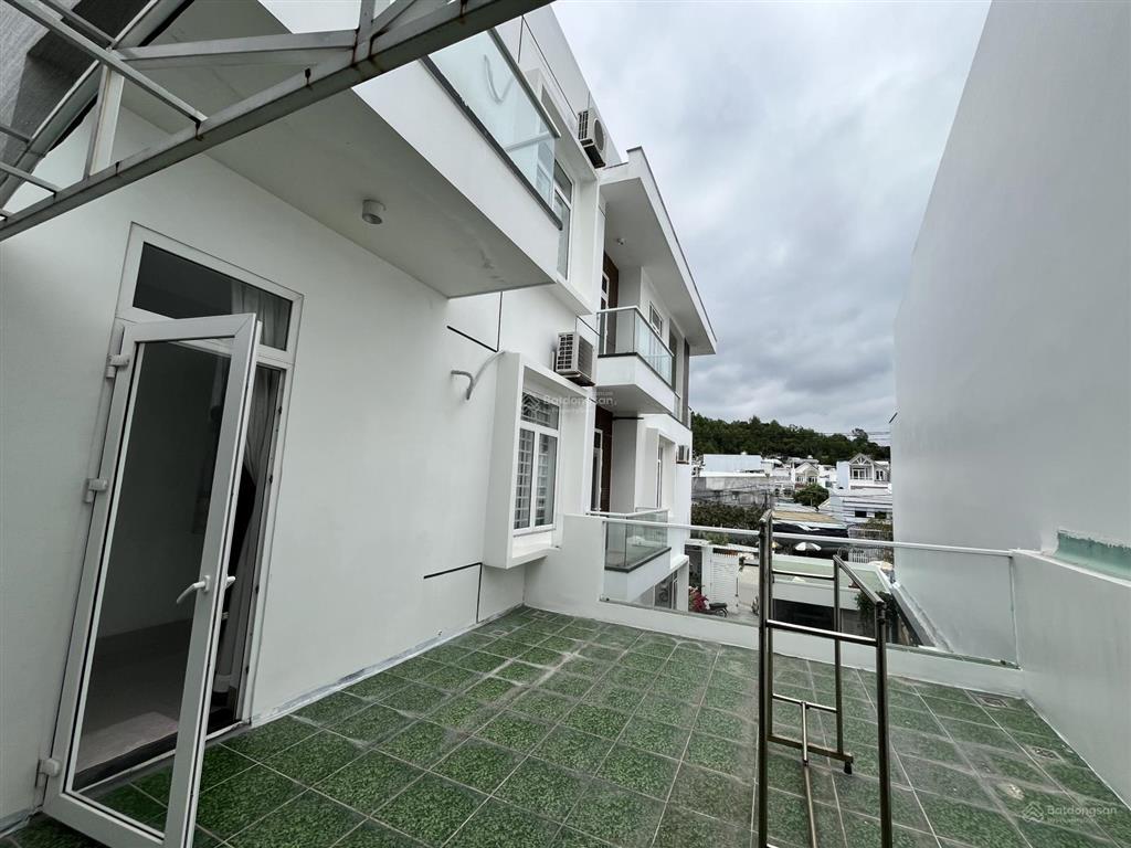 Căn nhà to khủng & siêu "đặc biệt 39k" cách biển nha trang 2,5km