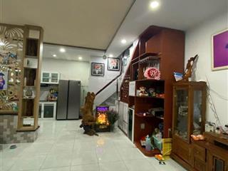 Bán rẻ căn nhà 02 tầng đẹp, kiên cố, sổ hoàn công, ra biển chỉ 1,6km