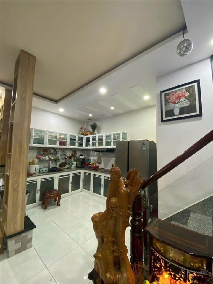 Bán rẻ căn nhà 02 tầng đẹp, kiên cố, sổ hoàn công, ra biển chỉ 1,6km