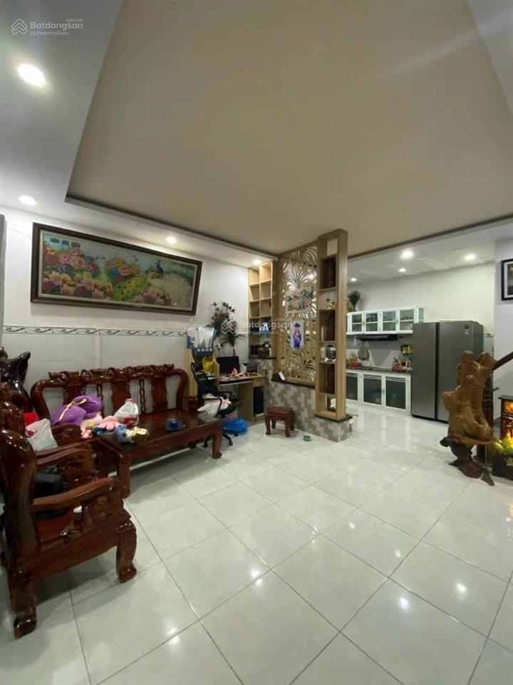 Bán rẻ căn nhà 02 tầng đẹp, kiên cố, sổ hoàn công, ra biển chỉ 1,6km