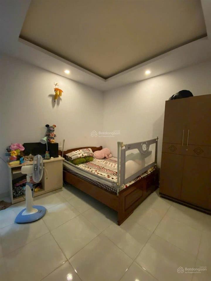 Bán rẻ căn nhà 02 tầng đẹp, kiên cố, sổ hoàn công, ra biển chỉ 1,6km