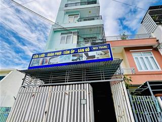 Bán rẻ toà nhà 5,5 tầng view biển hòn chồng có 16 phòng trọ cho doanh thu tốt