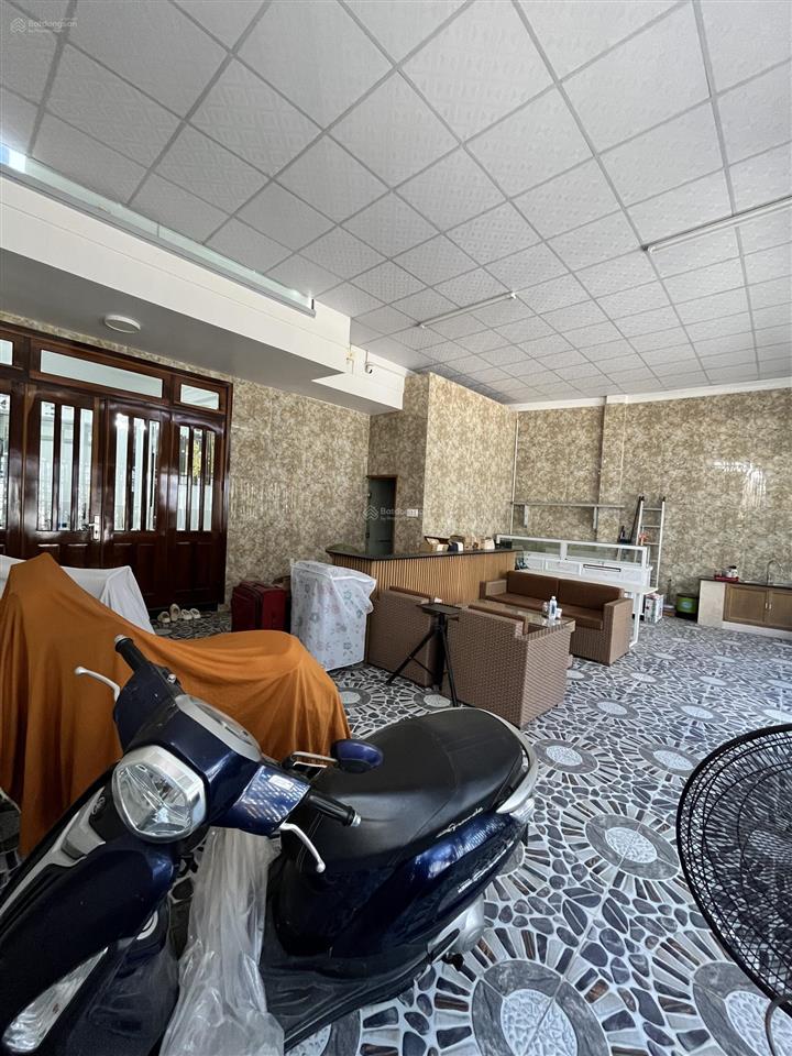 Nhà 03 tầng đẹp vừa ở vừa kinh doanh cực tốt, mặt tiền 9,8m (top hậu)