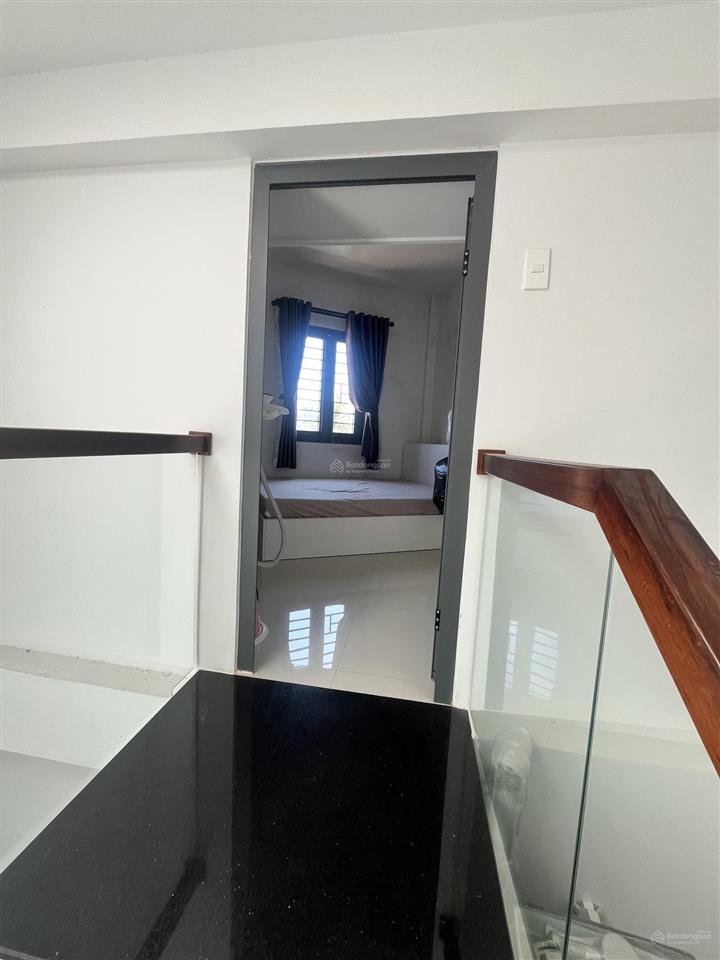 Nhà 03 tầng đẹp vừa ở vừa kinh doanh cực tốt, mặt tiền 9,8m (top hậu)