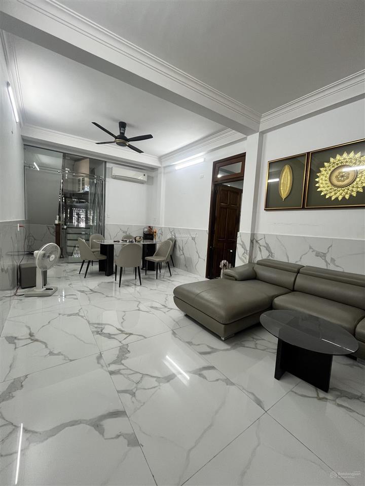 Nhà 03 tầng đẹp vừa ở vừa kinh doanh cực tốt, mặt tiền 9,8m (top hậu)