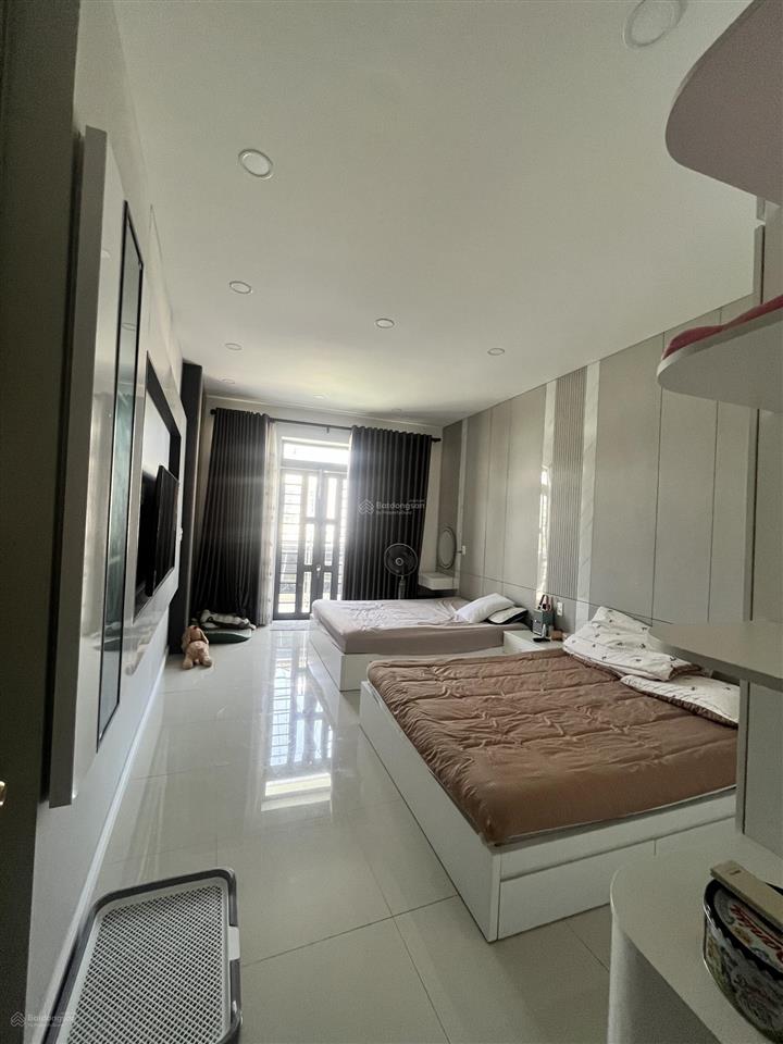 Nhà 03 tầng đẹp vừa ở vừa kinh doanh cực tốt, mặt tiền 9,8m (top hậu)