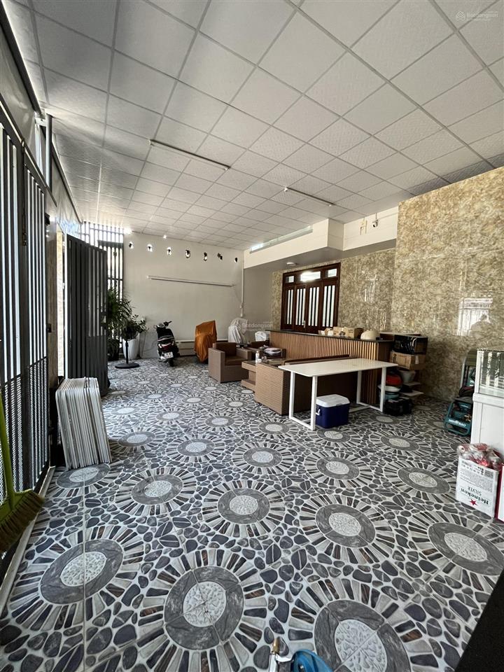 Nhà 03 tầng đẹp vừa ở vừa kinh doanh cực tốt, mặt tiền 9,8m (top hậu)