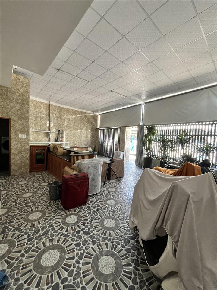 Nhà 03 tầng đẹp vừa ở vừa kinh doanh cực tốt, mặt tiền 9,8m (top hậu)