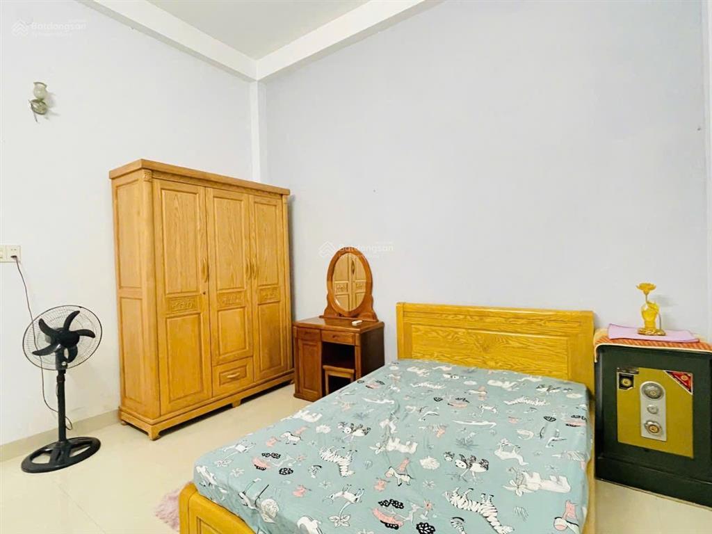 Căn nhà 2 tầng đẹp rất nhiều tài lộc & may mắn nhượng lại giá mềm.