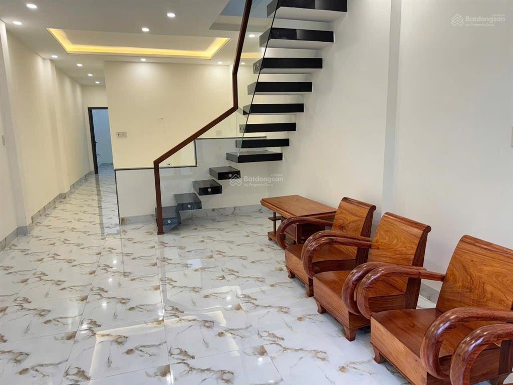 Hàng hiếm  nhà đẹp cách biển 600m, ô tô tận nơi