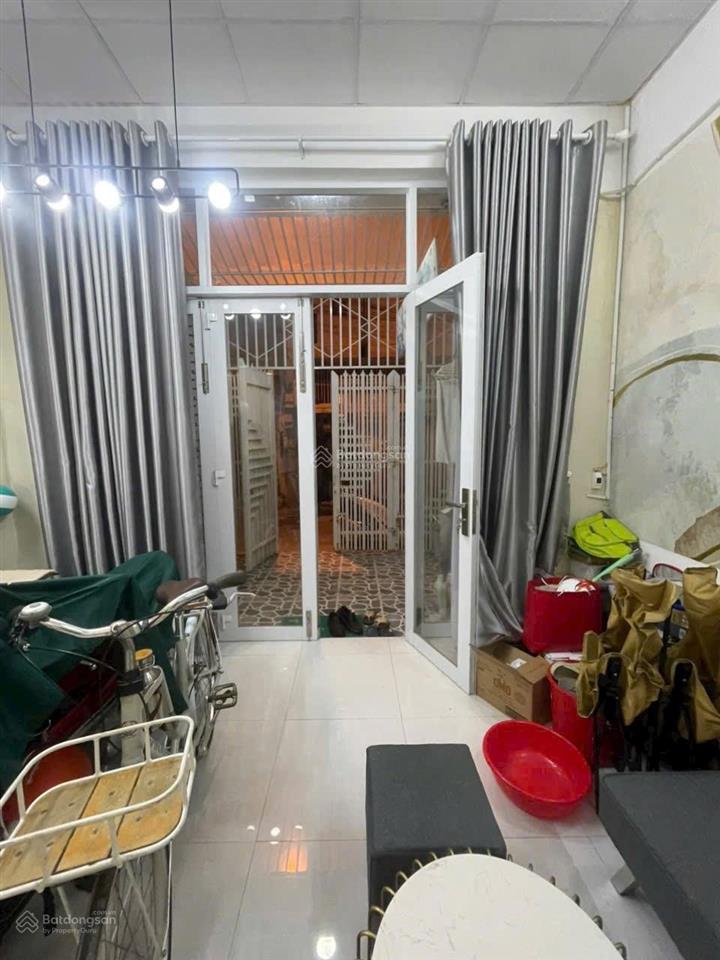 Nhà cạnh & đi bộ ra bãi tắm hòn chồng & mường thanh viễn triều
