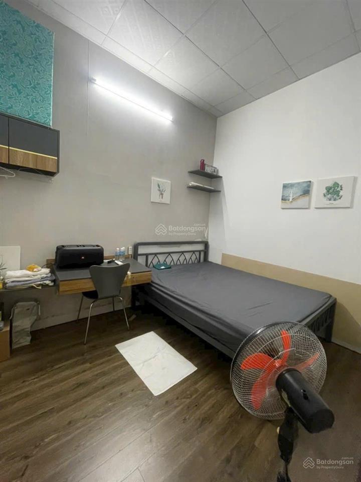 Nhà cạnh & đi bộ ra bãi tắm hòn chồng & mường thanh viễn triều