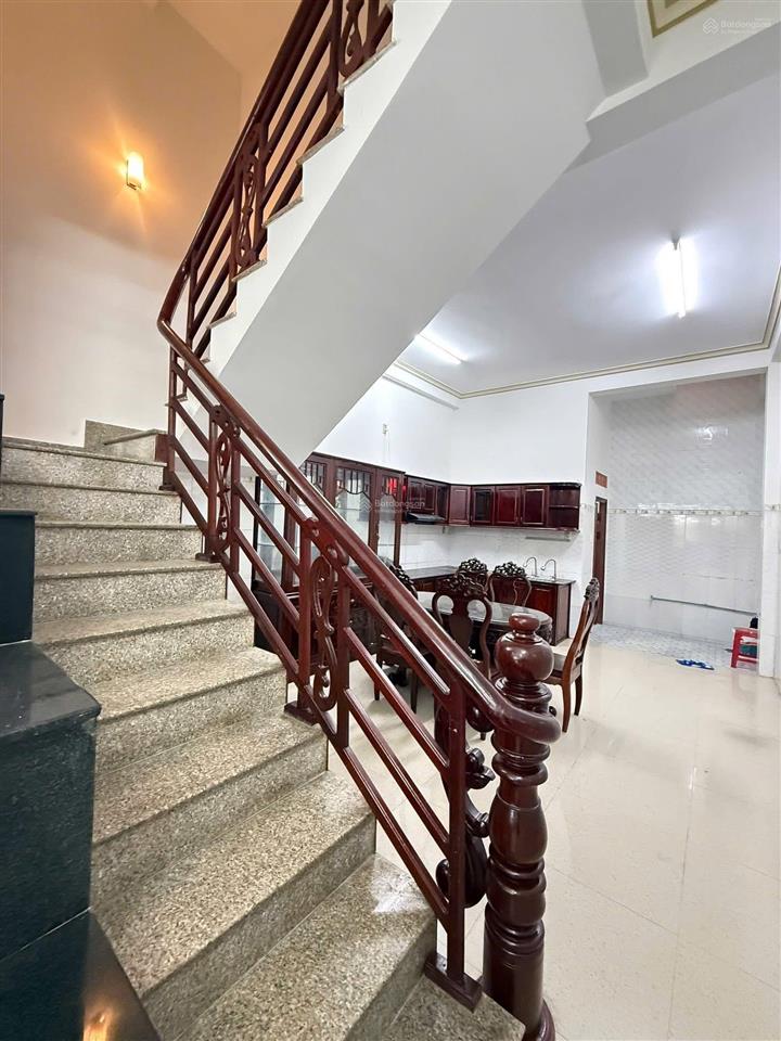 Cơ hội cực tốt  nhà 4 tầng full gỗ, trung tâm vĩnh hải  bắc nha trang
