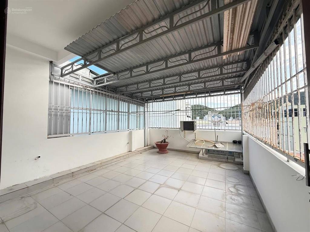 Cơ hội cực tốt  nhà 4 tầng full gỗ, trung tâm vĩnh hải  bắc nha trang