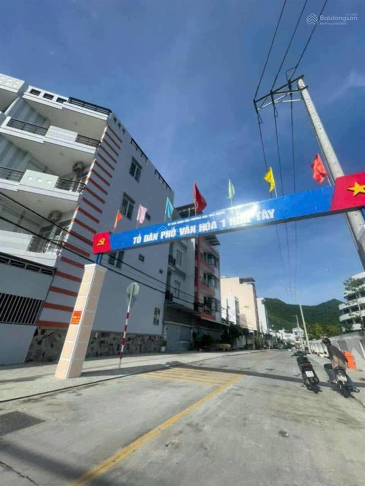 Ô tô đậu trước nhà, không có căn thứ 2 ổn áp như này đâu
