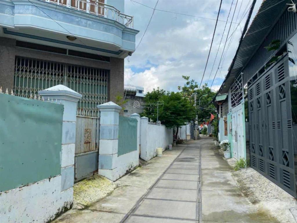 Ô tô đậu trước nhà, không có căn thứ 2 ổn áp như này đâu