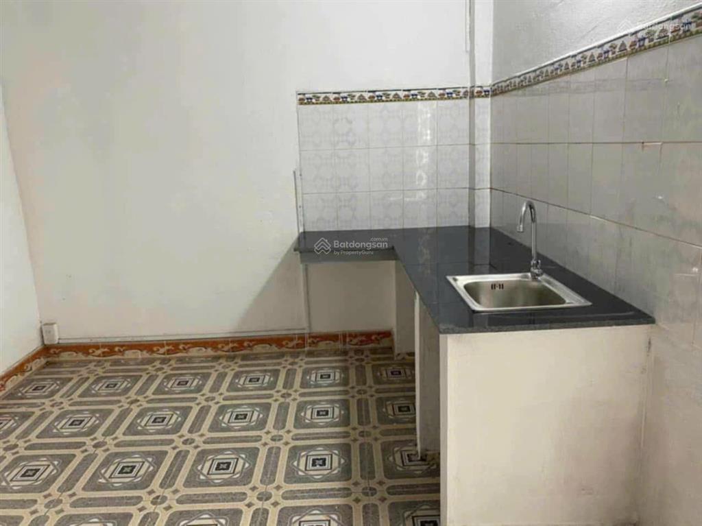 Ô tô đậu trước nhà, không có căn thứ 2 ổn áp như này đâu