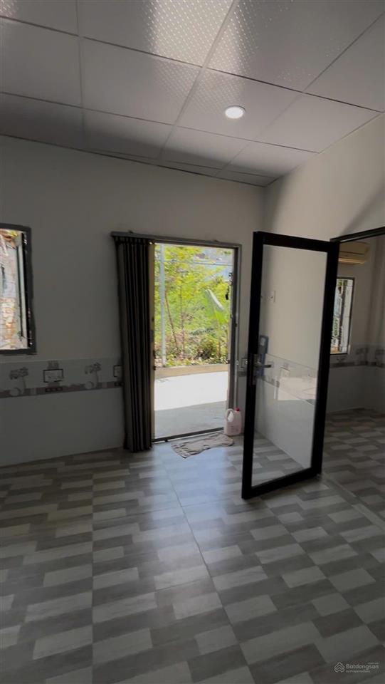 Nhà 1,6 tỷ  cách biển nha trang chỉ có 850m
