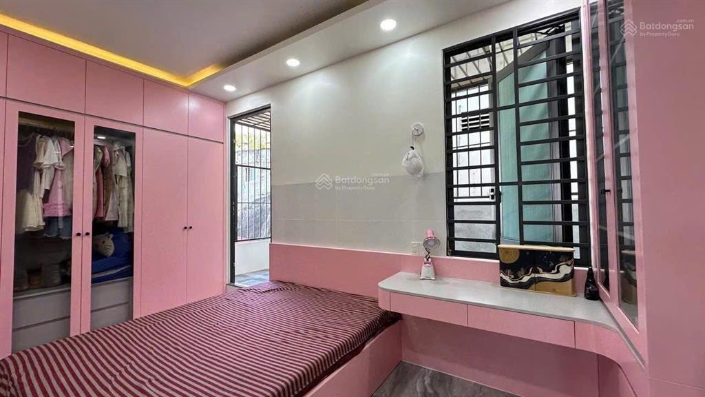 Nhà 3 tầng đẹp lung linh gần trường chợ biển