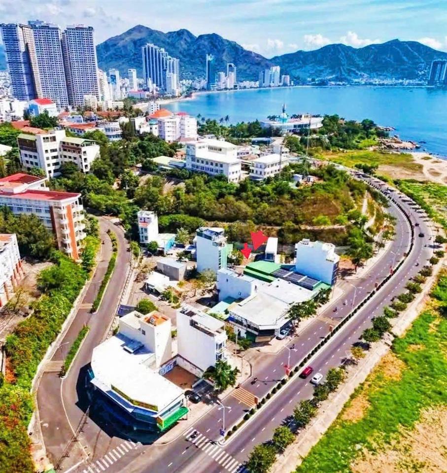 Không có lô thứ 2  tđc hòn đỏ  bc chân qua đường là bãi biển hòn chồng