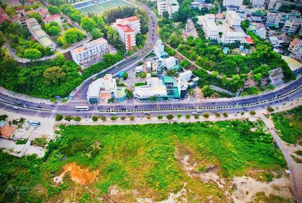 Không có lô thứ 2  tđc hòn đỏ  bc chân qua đường là bãi biển hòn chồng