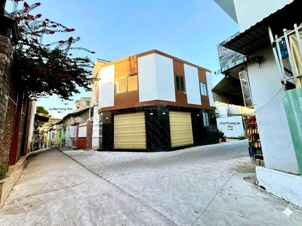 Giá quá rẻ cho căn góc 2 tầng tp nha trang