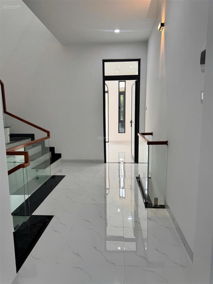 Cơ hội nghỉ ngơi cạnh bãi tắm hòn chồng với căn nhà 3 tầng mới keng