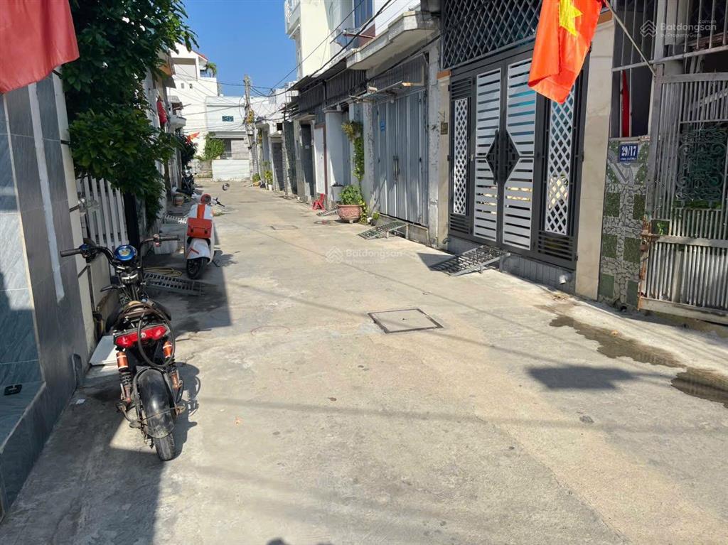 Trung tâm phía bắc khu tập thể trường sỹ quan thông tin  khu bàn cờ